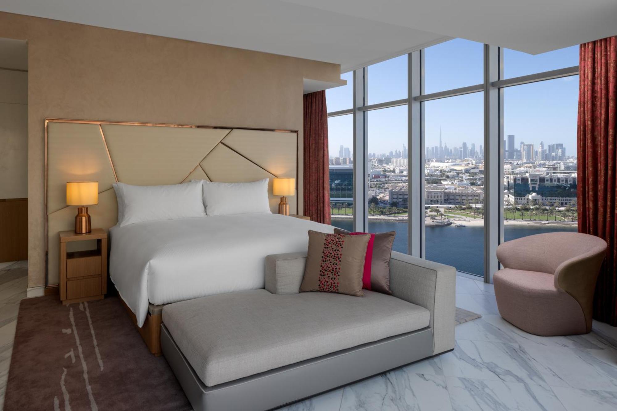 Hilton Dubai Creek Hotel & Residences Exterior photo
