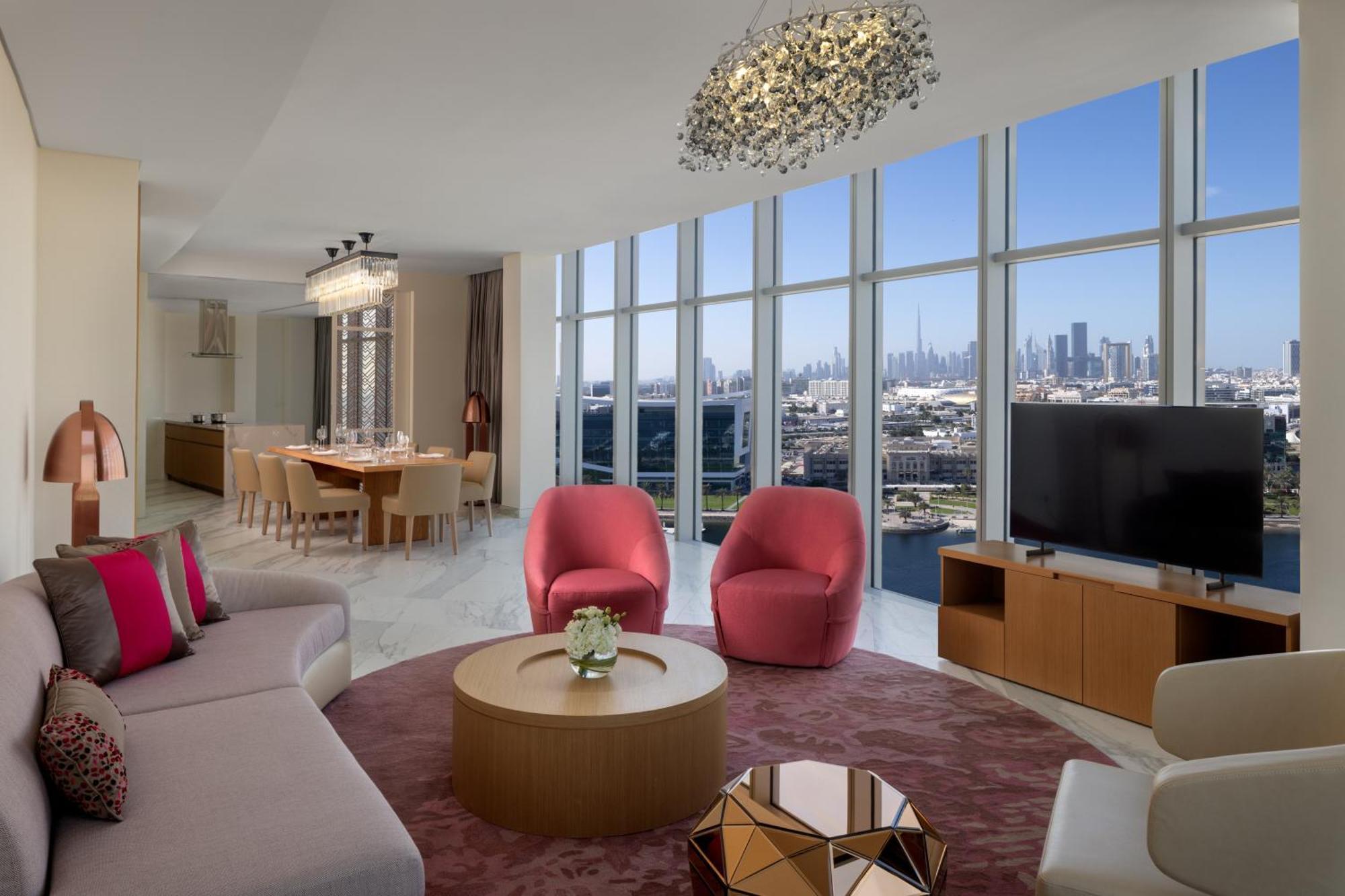 Hilton Dubai Creek Hotel & Residences Exterior photo