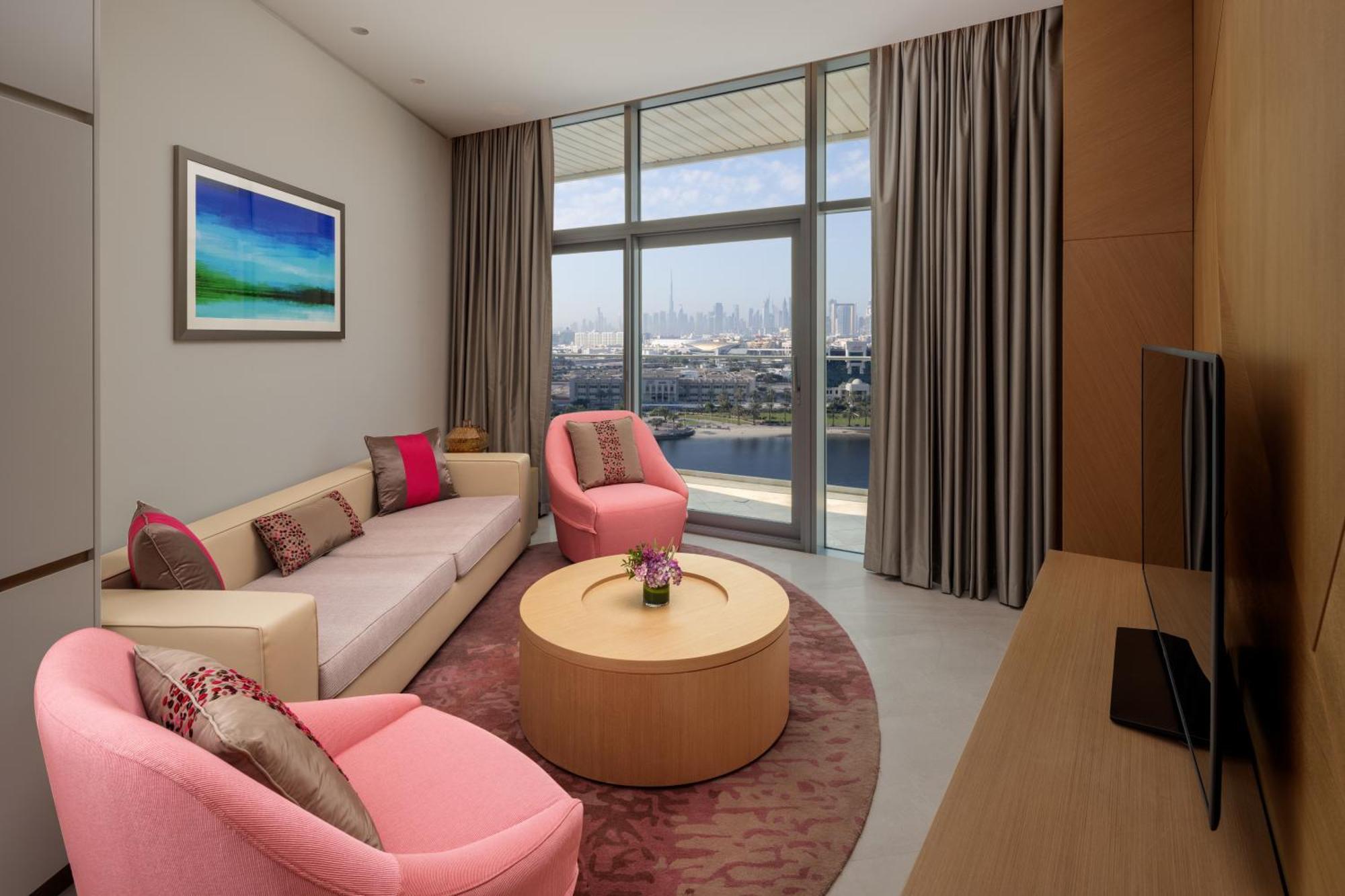Hilton Dubai Creek Hotel & Residences Exterior photo